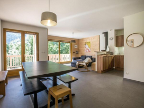 Demi-chalet moderne avec poêle, garage, proche pistes - 6-8 personnes - FR-1-304-2